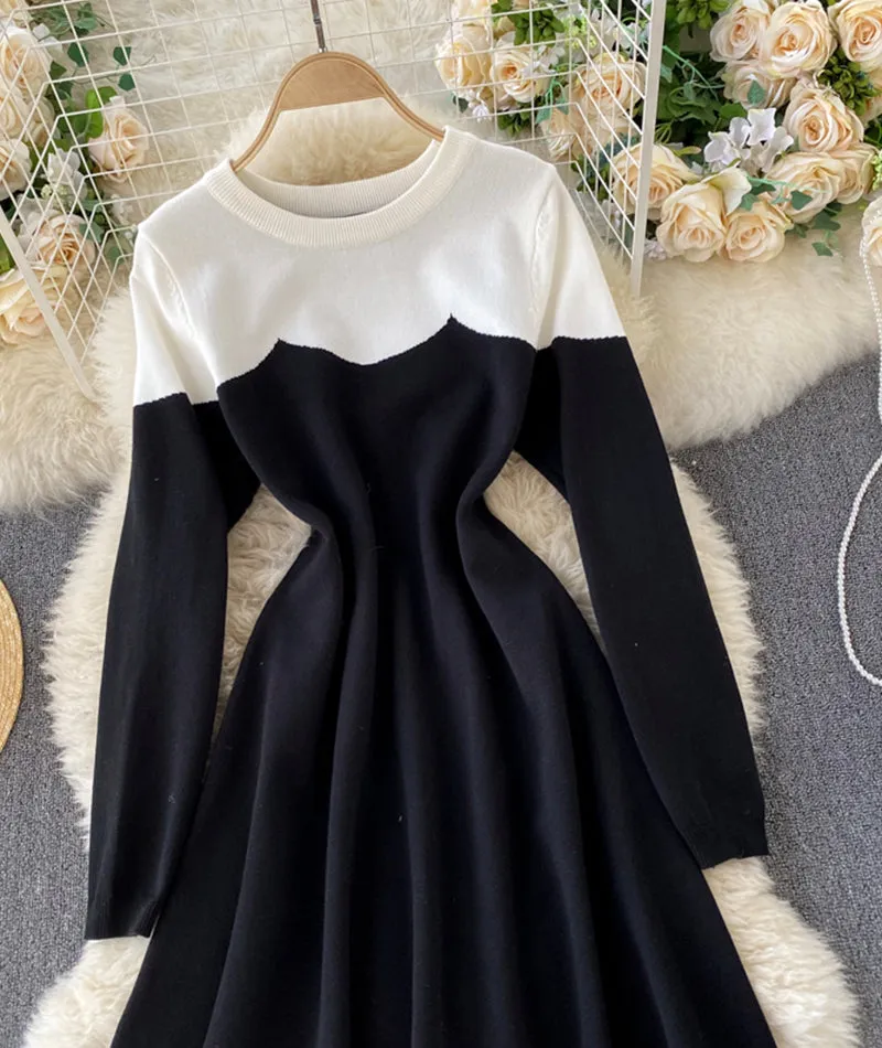 Black and white long sleeve sweater  182