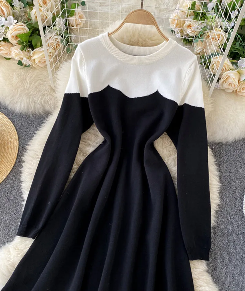 Black and white long sleeve sweater  182