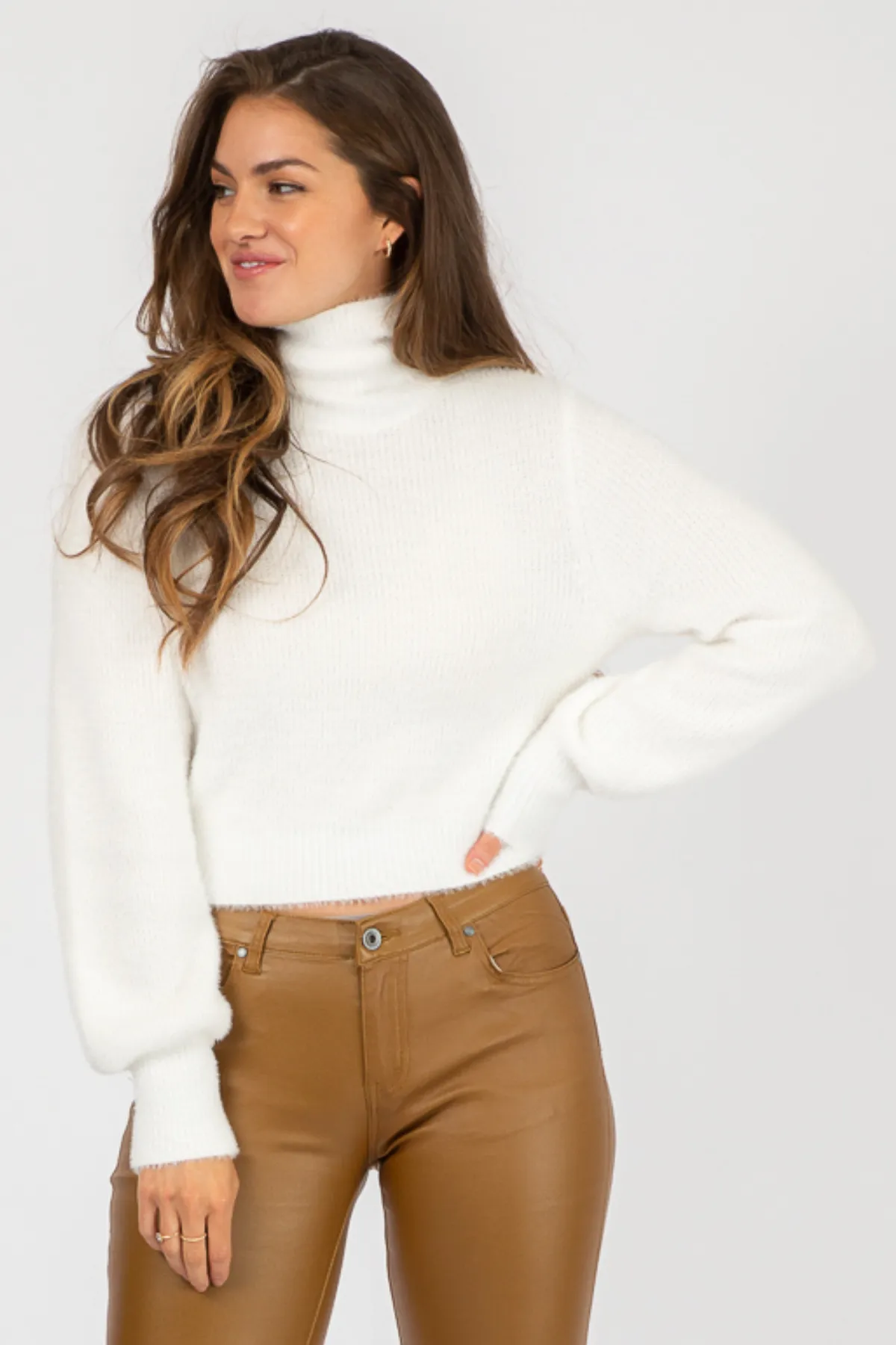 IVORY FUZZY SEMICROP SWEATER