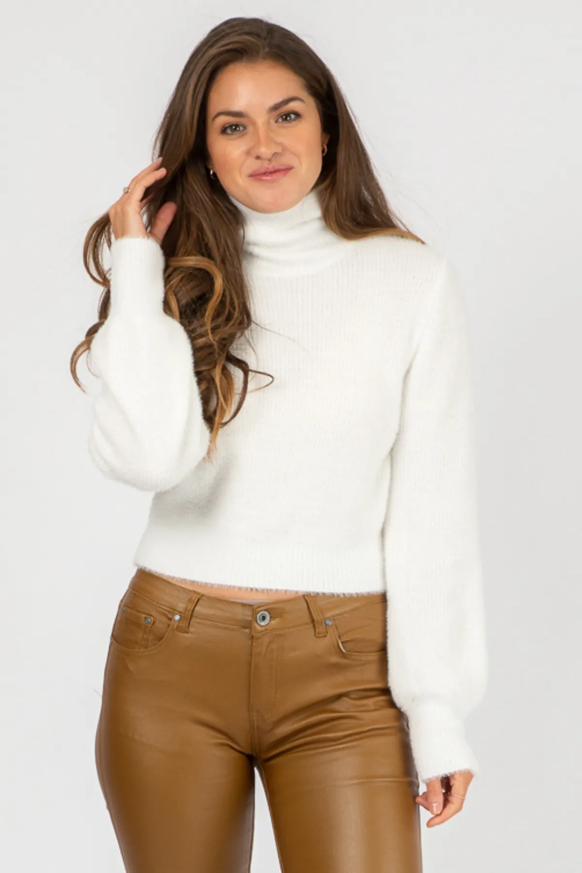 IVORY FUZZY SEMICROP SWEATER