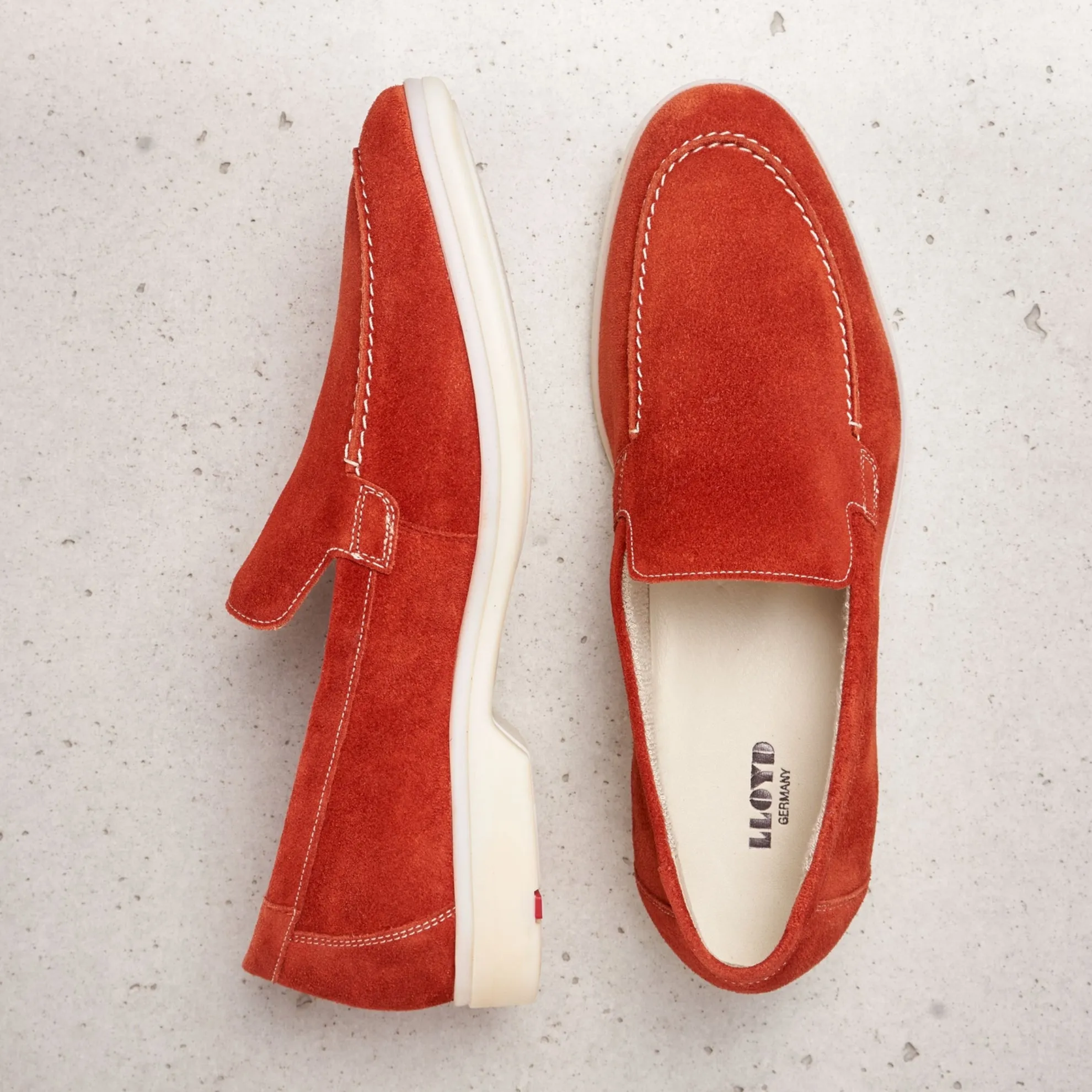 John Slip-on Loafer in Fine Suede / Orange