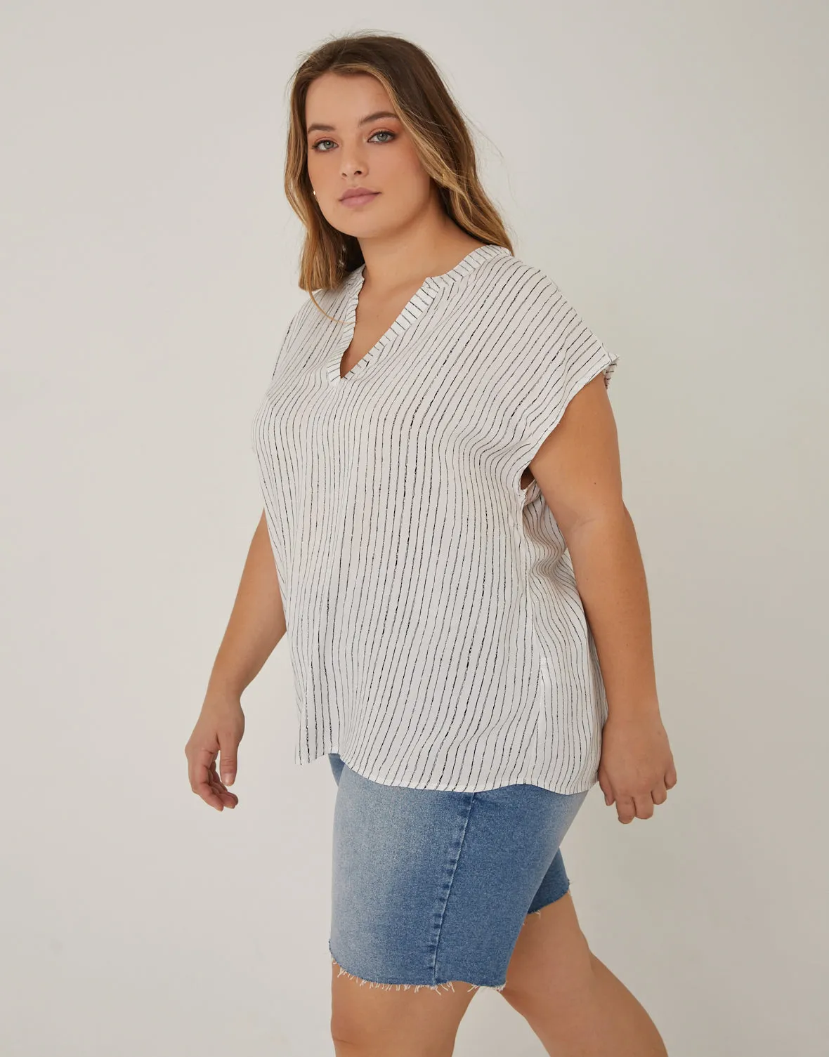 Plus Size Sketched Lines Printed Top